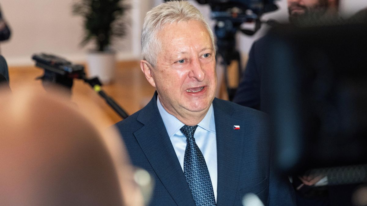 Ministr Zůna se už po měsíci zbavil svého poradce